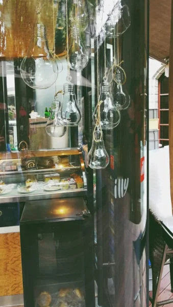 公司里的咖啡店，除了贵和难喝外并没有其他缺点