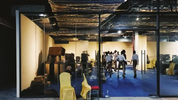 大中华国际交易广场，电影散场