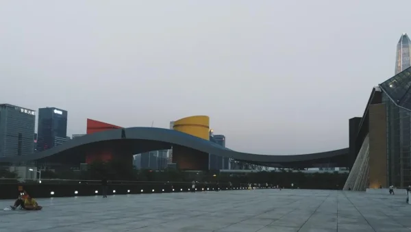 深圳图书馆音乐厅二层天台。如此的深圳傍晚