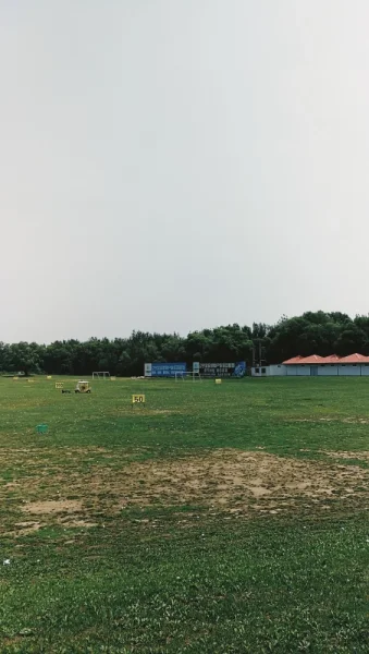 沈阳某高尔夫练习场。高尔夫初体验