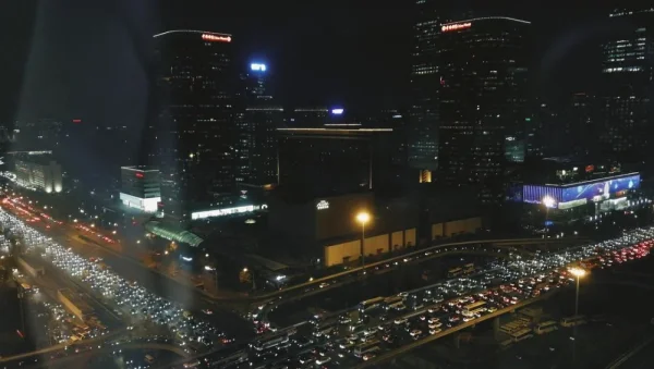 俯视东三环夜景，有种奇妙正在发生的感觉