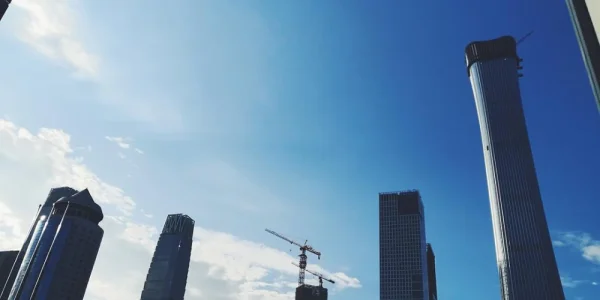 被雨水洗刷后的天空