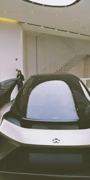 平安金融中心的蔚来概念车，以后真的可以在跑车里打麻将了吗