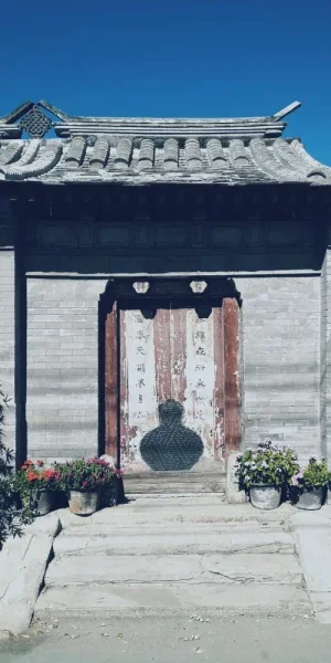 模式口大街。很多角落长得还象模象样的，不过也看的出跟二环内的胡同还是差很多，有种更加古朴的特色。