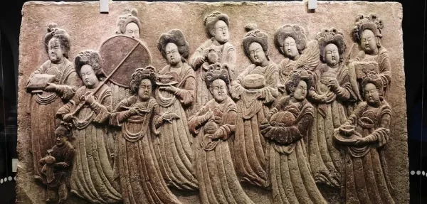 河北博物院。另一个版本的五代彩绘散乐浮雕