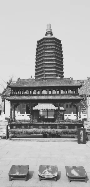 天宁寺。北京市区内最古老的建筑了，是一座辽塔，而且很大