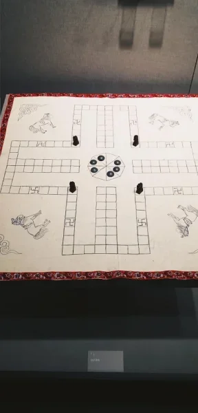 内蒙古博物院。这是飞行棋？