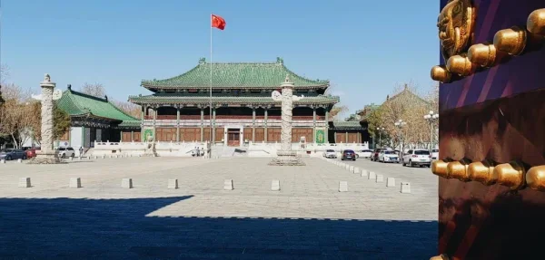 北平图书馆旧址。办公场所，不能参观，目测混进去也可以