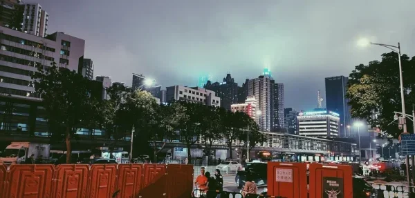深圳火车站。每周的日常