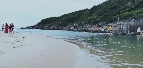 好几年没来的东涌海滩，暴雨将至