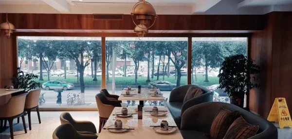 又来了一家家具店吃早餐