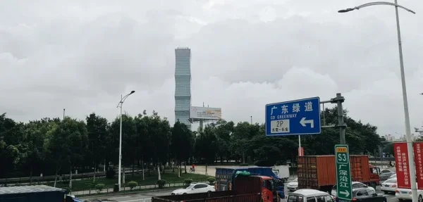 东莞长安，下高速休息一会儿