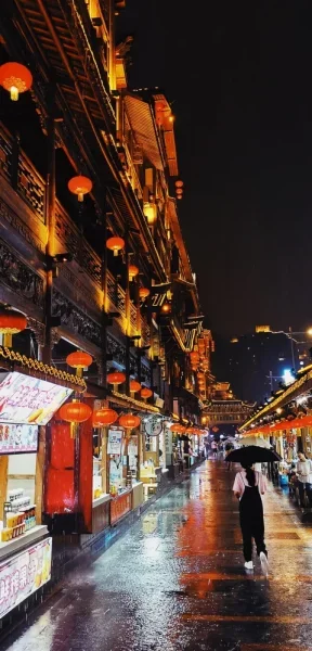 雨中洪崖洞