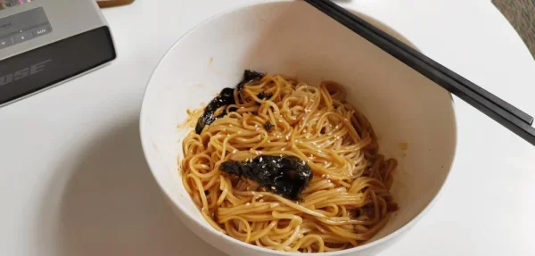 不是很成功的葱油拌面
