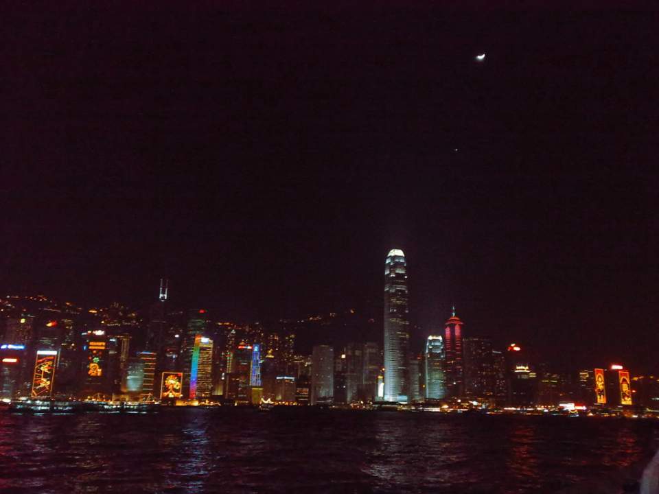 香港维多利亚港，第一次看幻彩咏香江，感觉还不错，多年后再看，已完全没有感觉