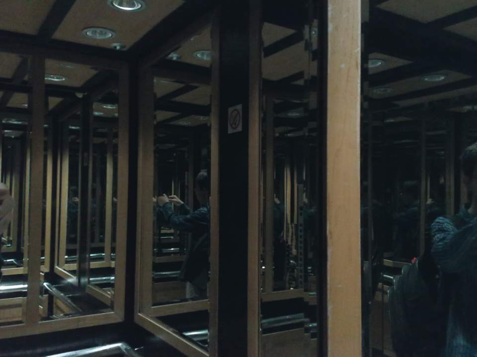 海口文华酒店，第一次有机会探索一家酒店内部的细微全貌，阶级落差堪比微缩社会