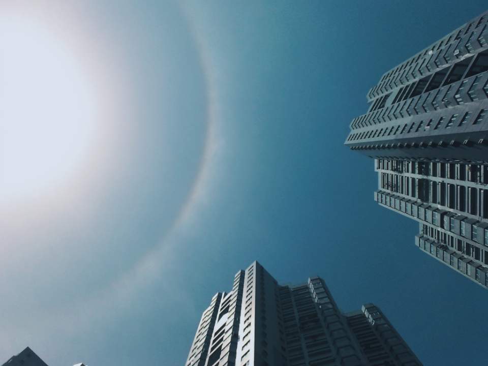 华侨城海景花园，某年某月某一天的日晕，现在能想起来的都是为什么那时可以不上班