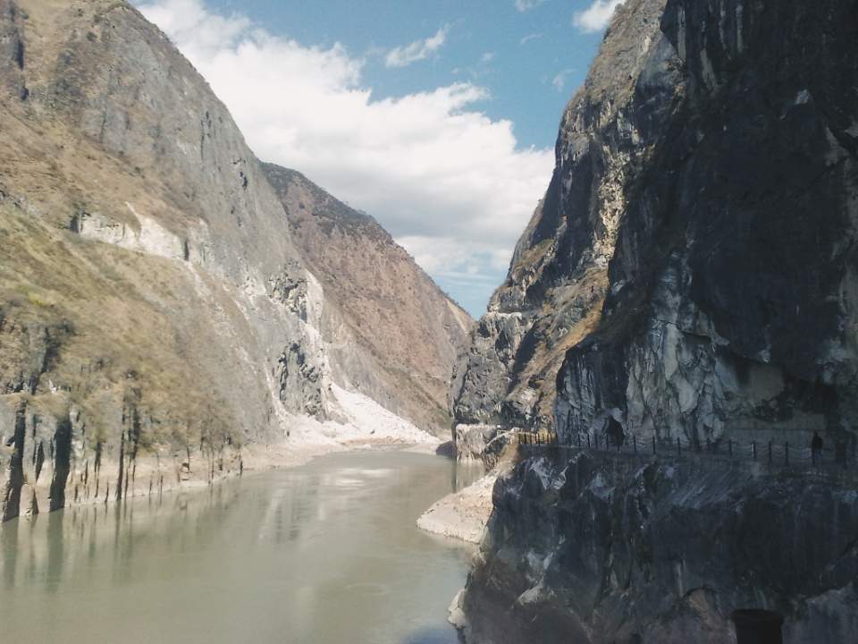丽江虎跳峡，或许来的不是时候
